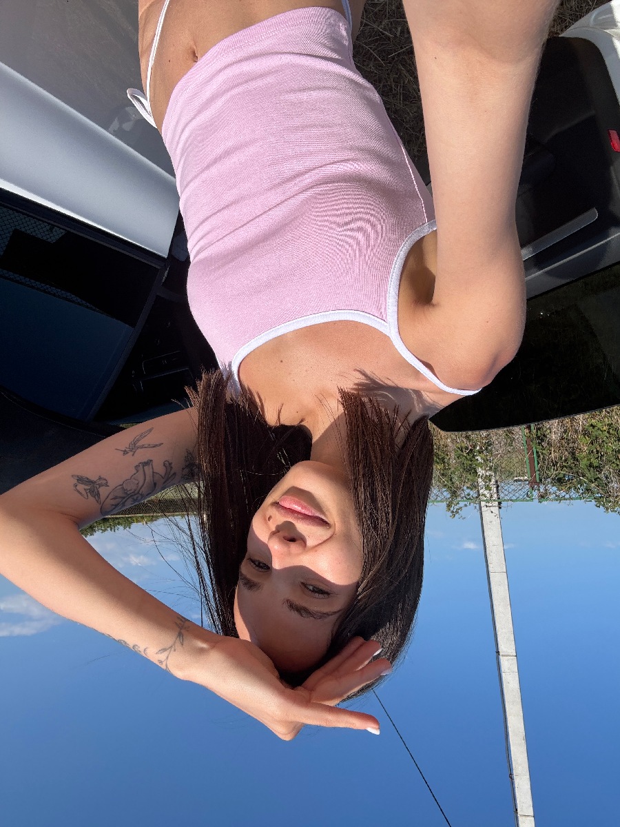 Sexy model Tina in Bakoor